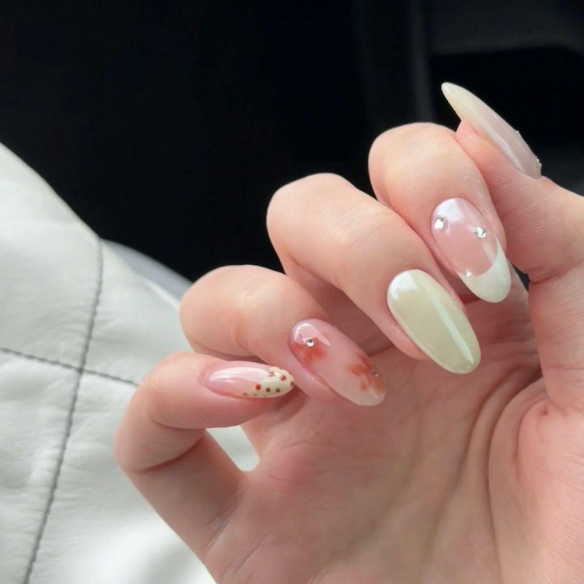 Sweet Peach Sleepwalking French Floral Press-on Nails - Versatile Handmade Student Style