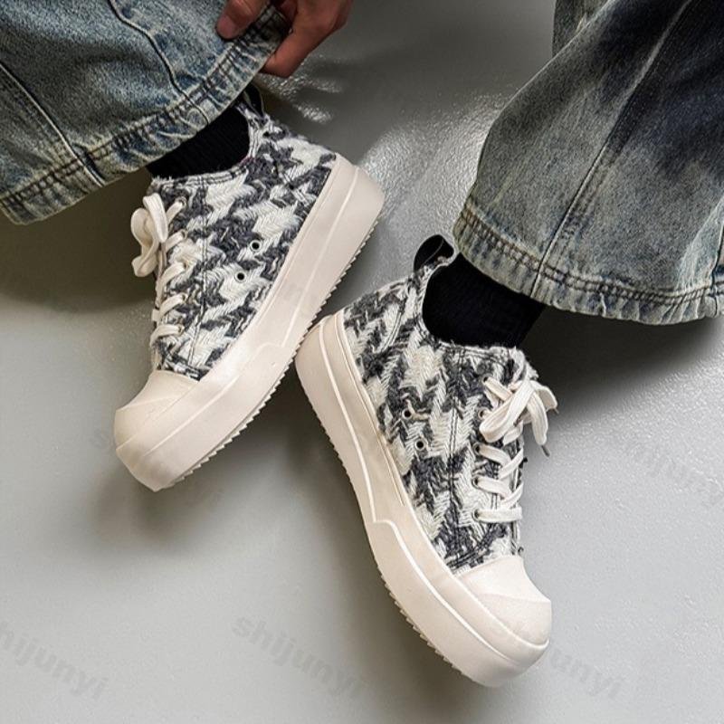 Fashion 2025 New Low Cut Canvas Casual Shoes Sports Fashion Trend Men's Shoes Niche Design Thick Soled Height Increasing Chunky sneakers