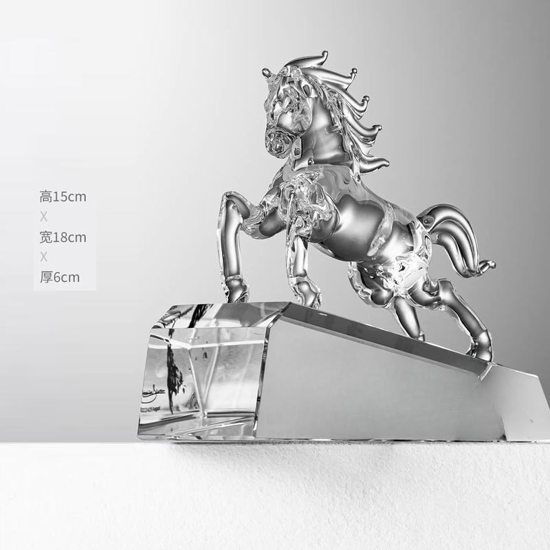 Gepersonaliseerde Paardvormige Hars Kristal Trofee Kleurendruk Prijs Sportprijs Uitstekende Werknemer Souvenir Woondecoratie 1St