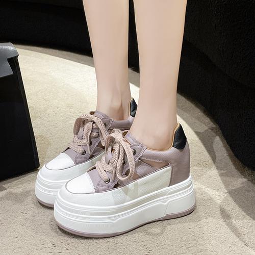 Módní dámské 9CM kožené sandály na platformě s klínkem, duté dámské bílé nazouváky, ležérní robustní tenisky, dámské letní pantofle s kamínky