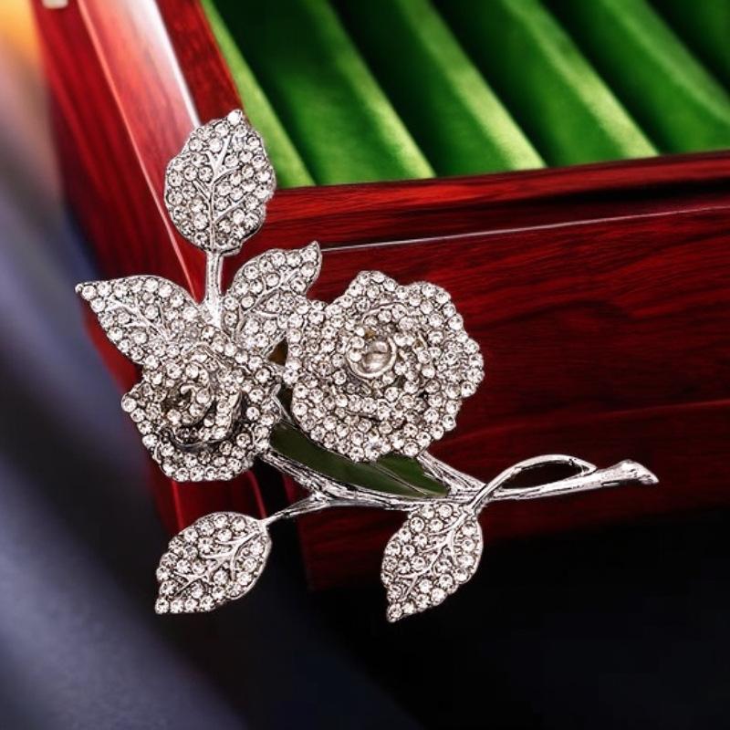 1 ks Všestranný klopový odznak Oblečení Doplňky Dámský Lehký Luxusní Design Elegantní Mikro Vykládaný Zirkon Růžová Brož