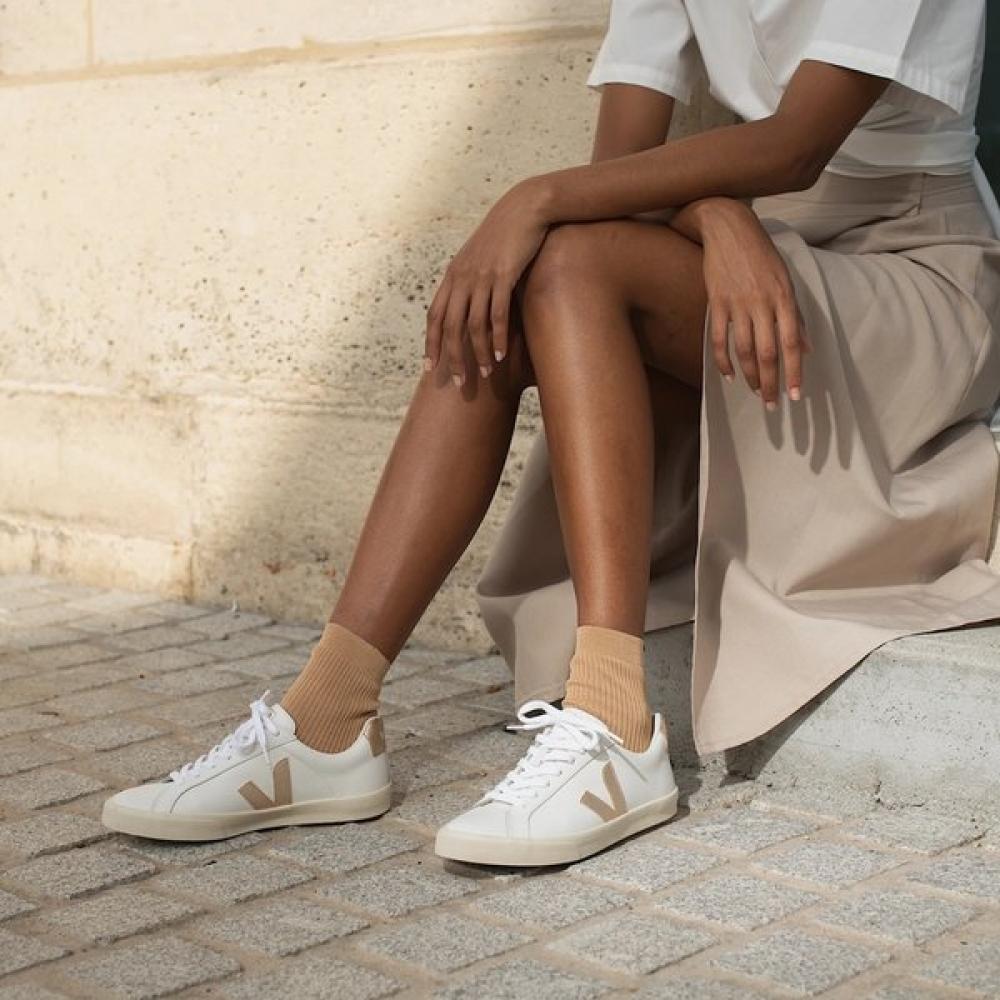 Veja Women S Slim Fit Golden Leather SneakerS Svjf231eo02 490