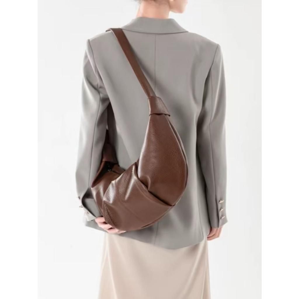 IELGY Retro Dumpling Bag Large Capacity Fashion Commuter Tote Bag Niche High-End Messenger Bag