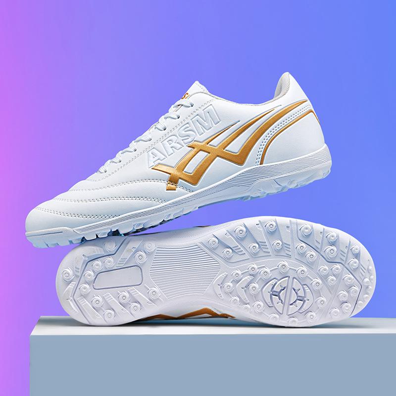 Large Size Low-top Football Shoes Men's and Women's Broken Nails Teen Students with Sports Shoes Sneakers