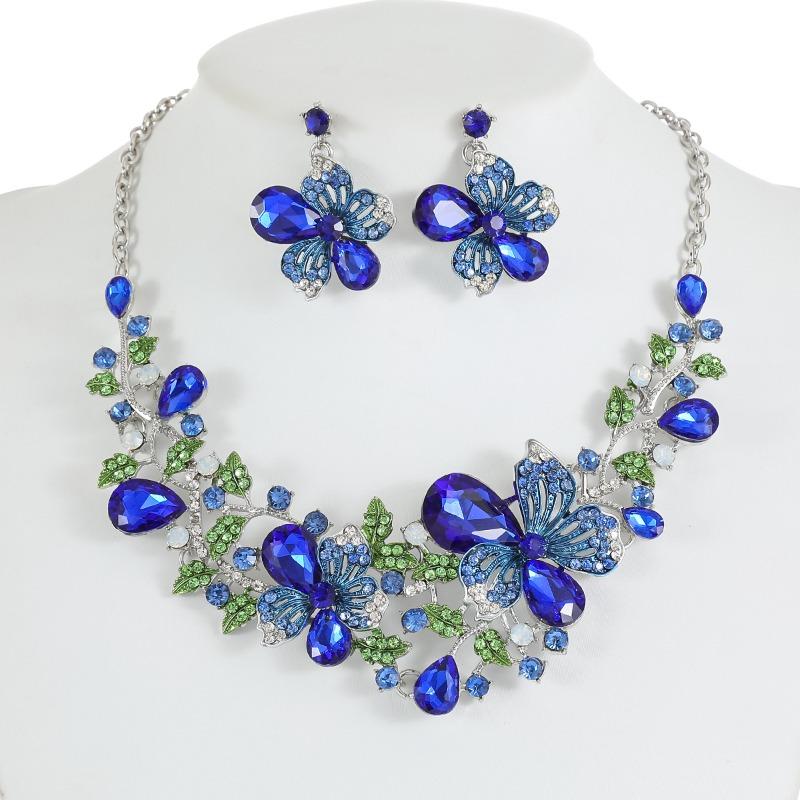European and American Accessories Exaggerated Retro Necklace Set Female Luxury Crystal Banquet Dress Accessories Collarbone Chain