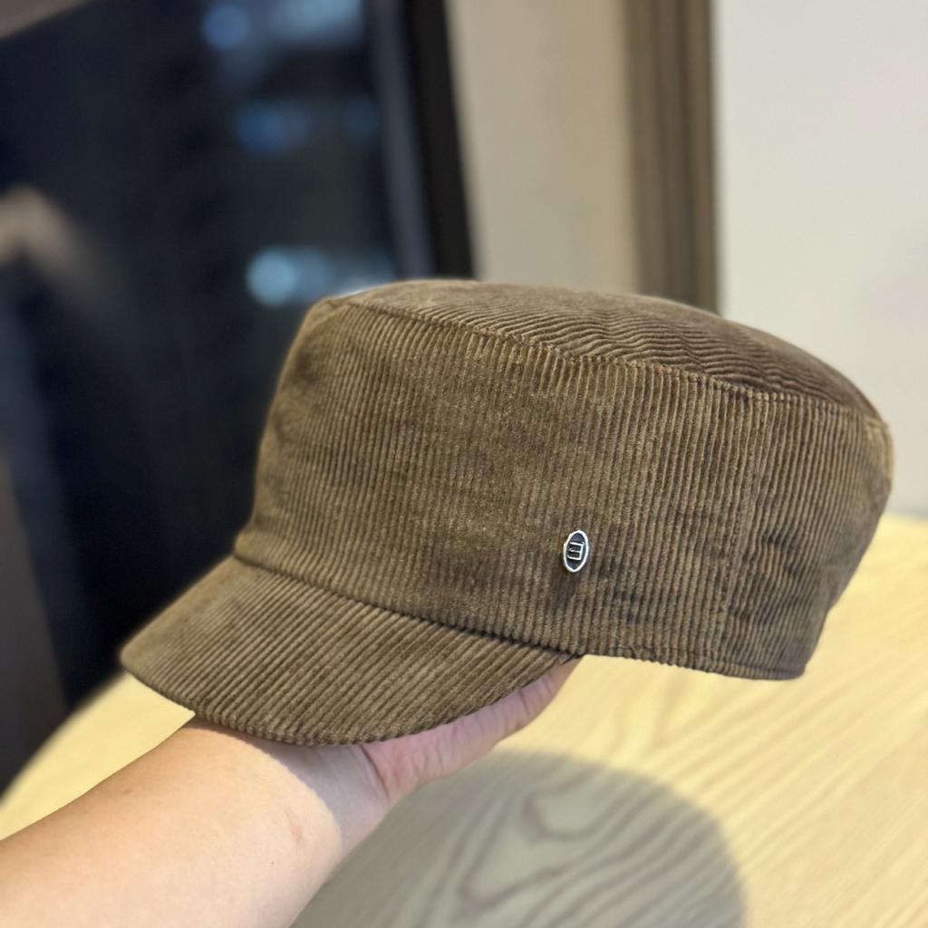 Autumn and Winter New Corduroy Hong Kong Style Flat Top Cap Versatile Temperament Wide Brim Atmospheric Flat Top Hat Fashionable Hat