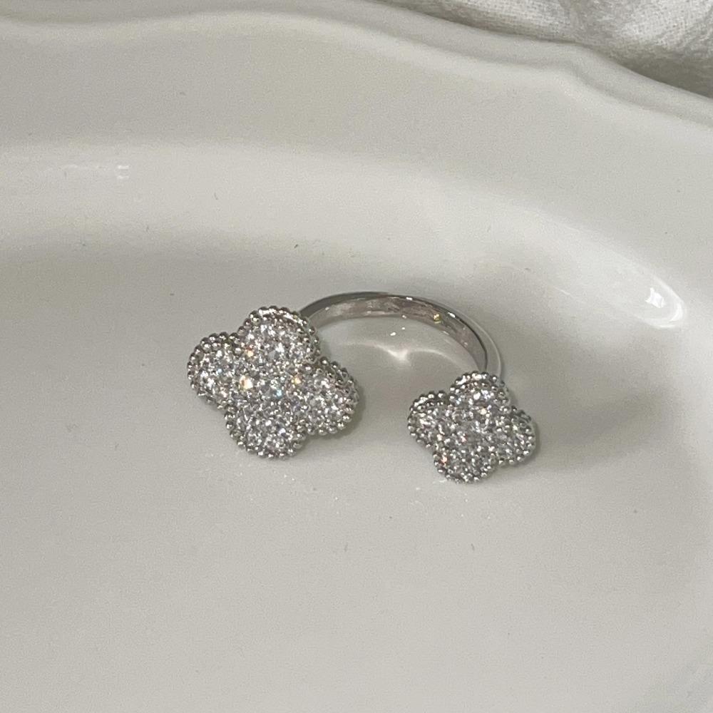 Four-leaf Clover Ring Subtly Luxurious High-end Non-fading Minimalist and Versatile