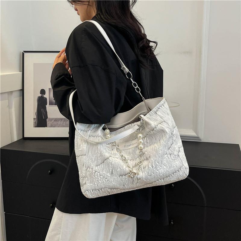 2024 Summer Fashion Stylish Pearl Chain Casual Shoulder Bag Large Tote For Women