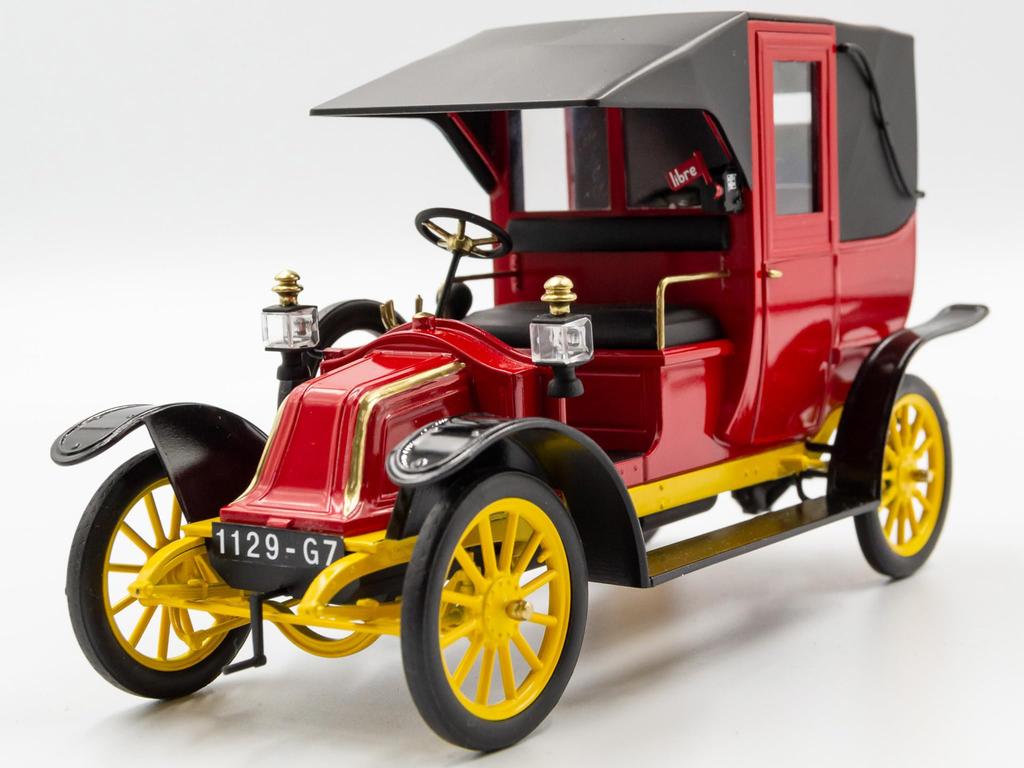 ICM 1/24 Scale Renault Type AG 1910 Taxi Plastic Model 24030