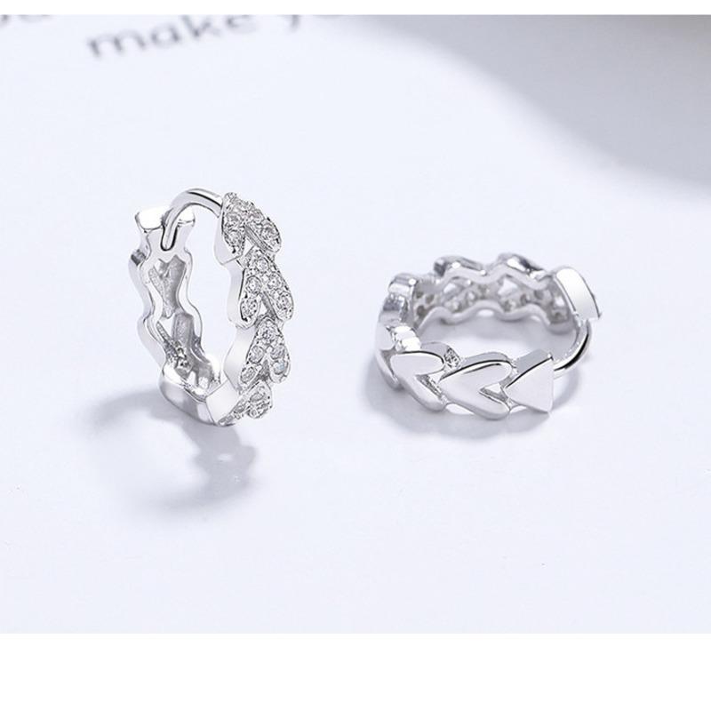 

BELLA BOX S925 Sterling Silver Needle Diamond-encrusted Twist Earrings For Women, A Light Luxury And Slightly Studded Studded Earpiece серебряный