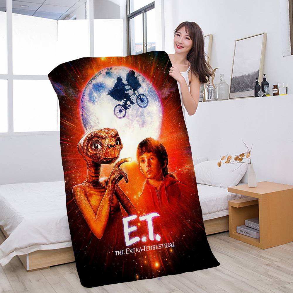 Movie E.T. The Extra-Terrestrial Anime Beach Swimming Towel Soft Absorbent Washcloth Children's for Kids Travel Camping Gym