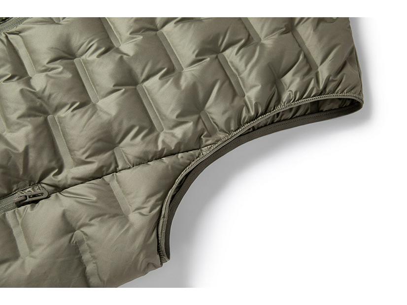 Leichte Daunenweste für Herren - Herbst/Winter Stehkragen Gilet mit Innenlage aus weißer Entendaune. Kurze, ärmellose Jacke.