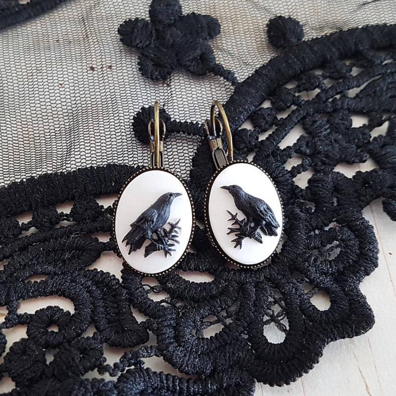 Gothic Skull Queen Cameo Crow Woman Charm Earrings