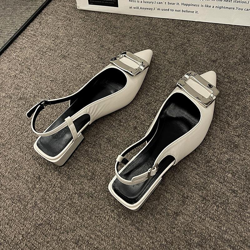 

Металлическая квадратная пряжка, сумка-голова, сандалии, женские летние универсальные, толстый каблук, острый носок, одно слово с лакированной обувью 40 бежевый