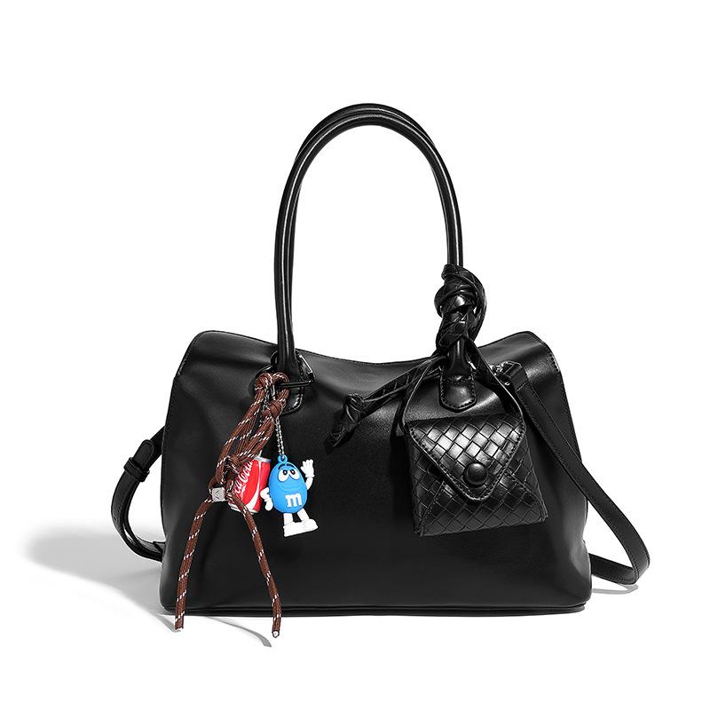 New Light Luxury Niche Fashion High-end Commuter Handbag Bowling Shoulder Bag Crossbody Boston Bag for Women