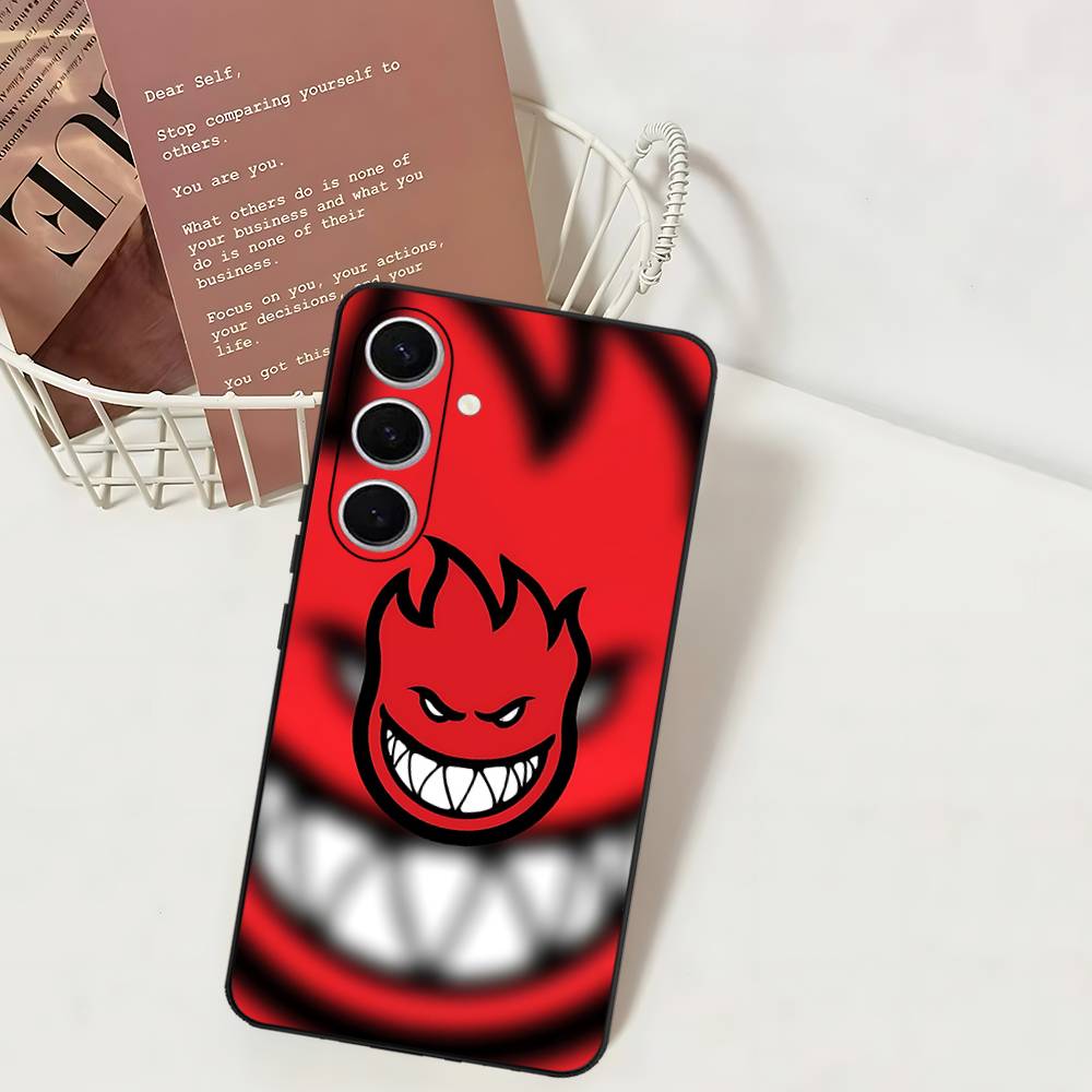

Fashion S-Spitfire Skateboard Phone Case For Samsung S 24 Fe 25 Ultra Plus 20 Lite 21 30 22 23 24 22 Ultra 5G Fundas Samsung S21 fe