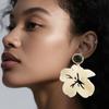 Übertriebene Acryl-Blumen-Hängeohrringe für Damen Temperament Unregelmäßige Hohlmetall-Kreisohrringe Hochzeit Brautschmuck