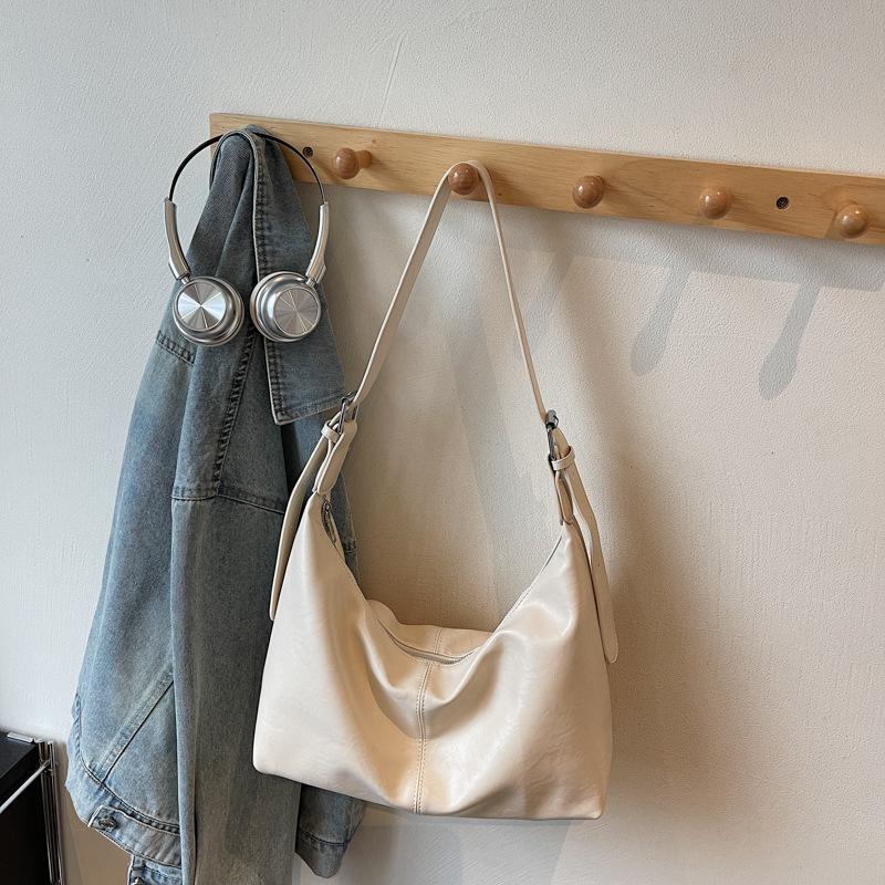 Retro Bag Women's Large Capacity 2025 New Autumn and Winter Versatile Casual Shoulder Messenger Bag Commuter Tote Bag