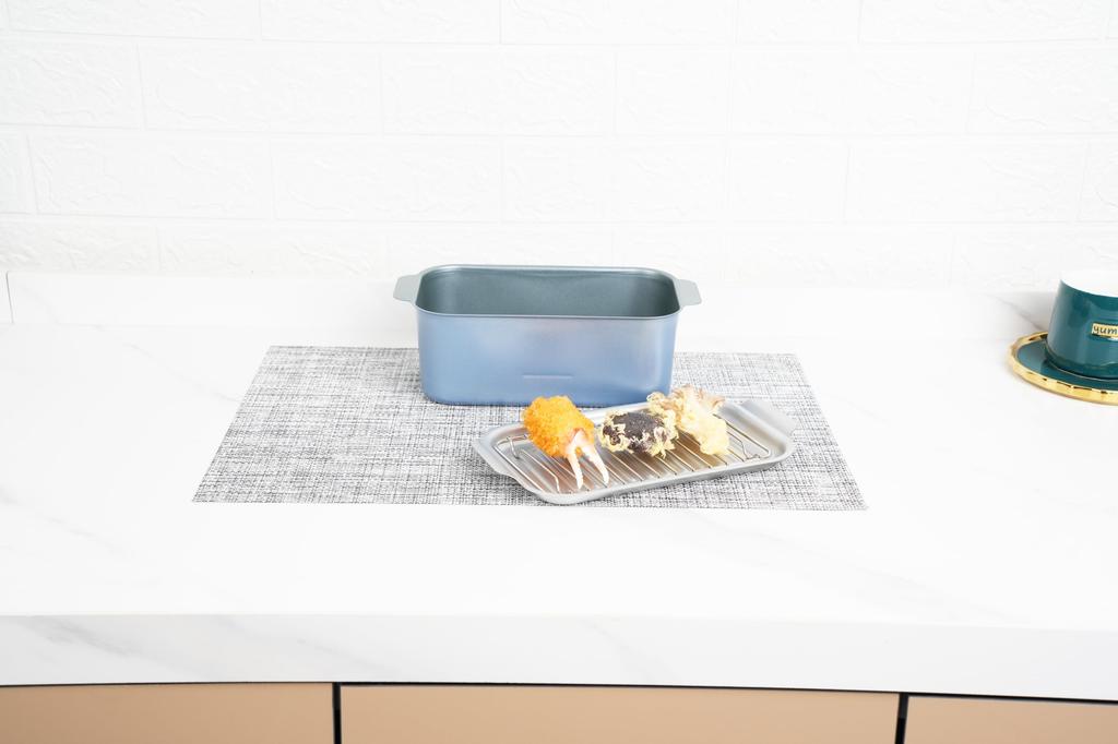 Rectangular Tempura Pot, Square Shape, IH & Gas Stove Compatible, Iron, with Tray and Rack, Safe Deep Fryer, Square Tempura Pot (Green), Inner Dimensi