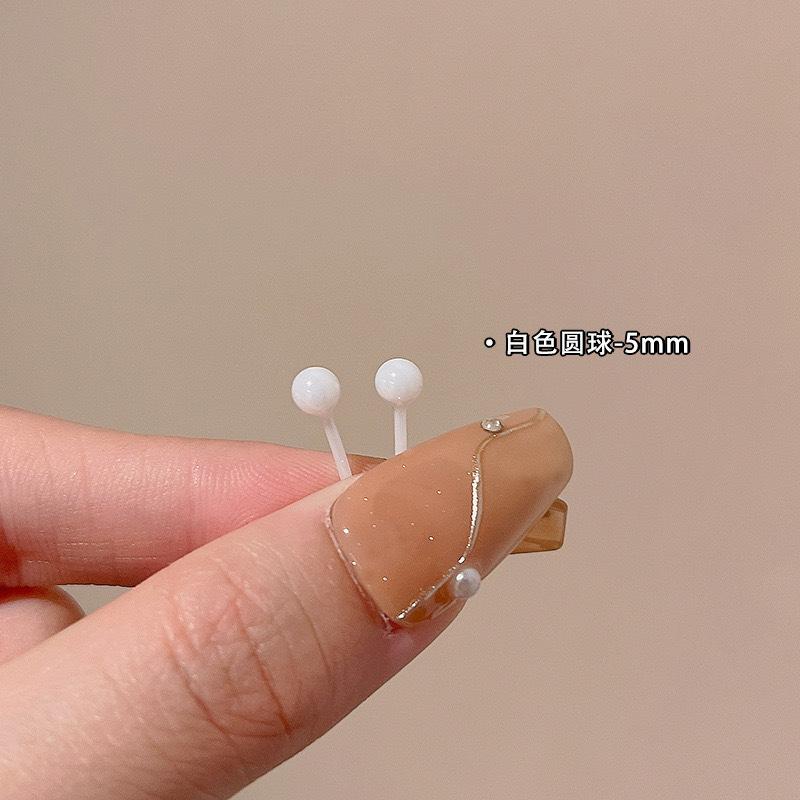 Color ceramic simple and small ear hole earrings female round solid color student versatile fashion earrings all-ceramic ear sticks белый