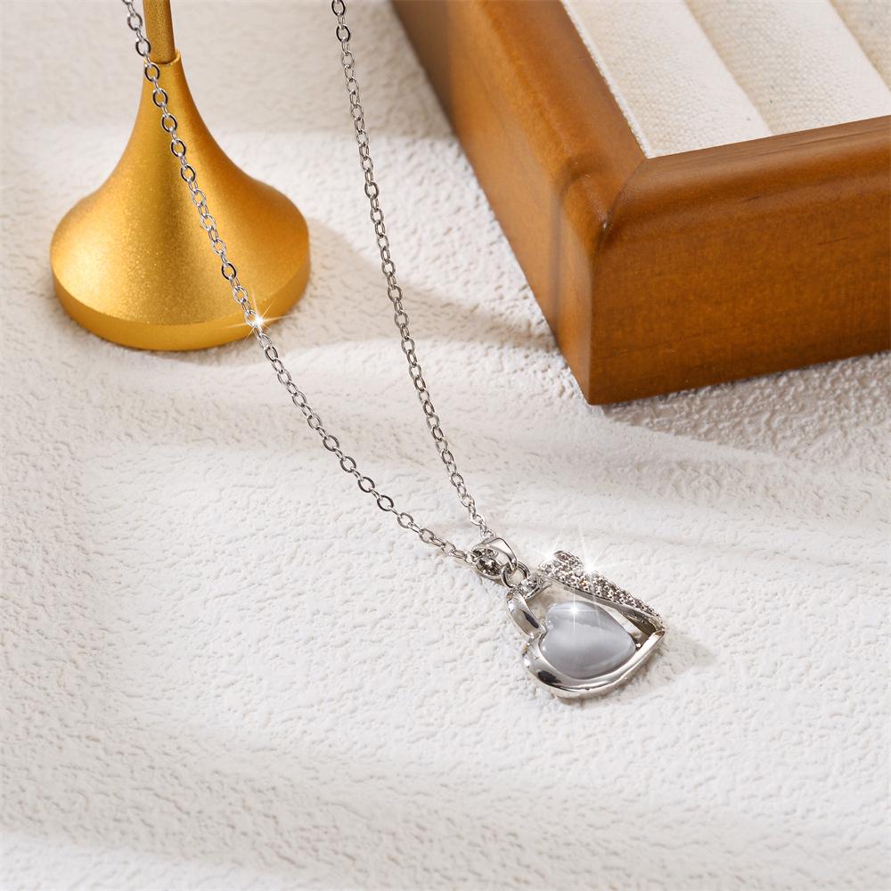 Simple Fashion Titanium Steel Women's Necklace - Non-fading, Luxurious, Versatile, Korean Style Clavicle Chain