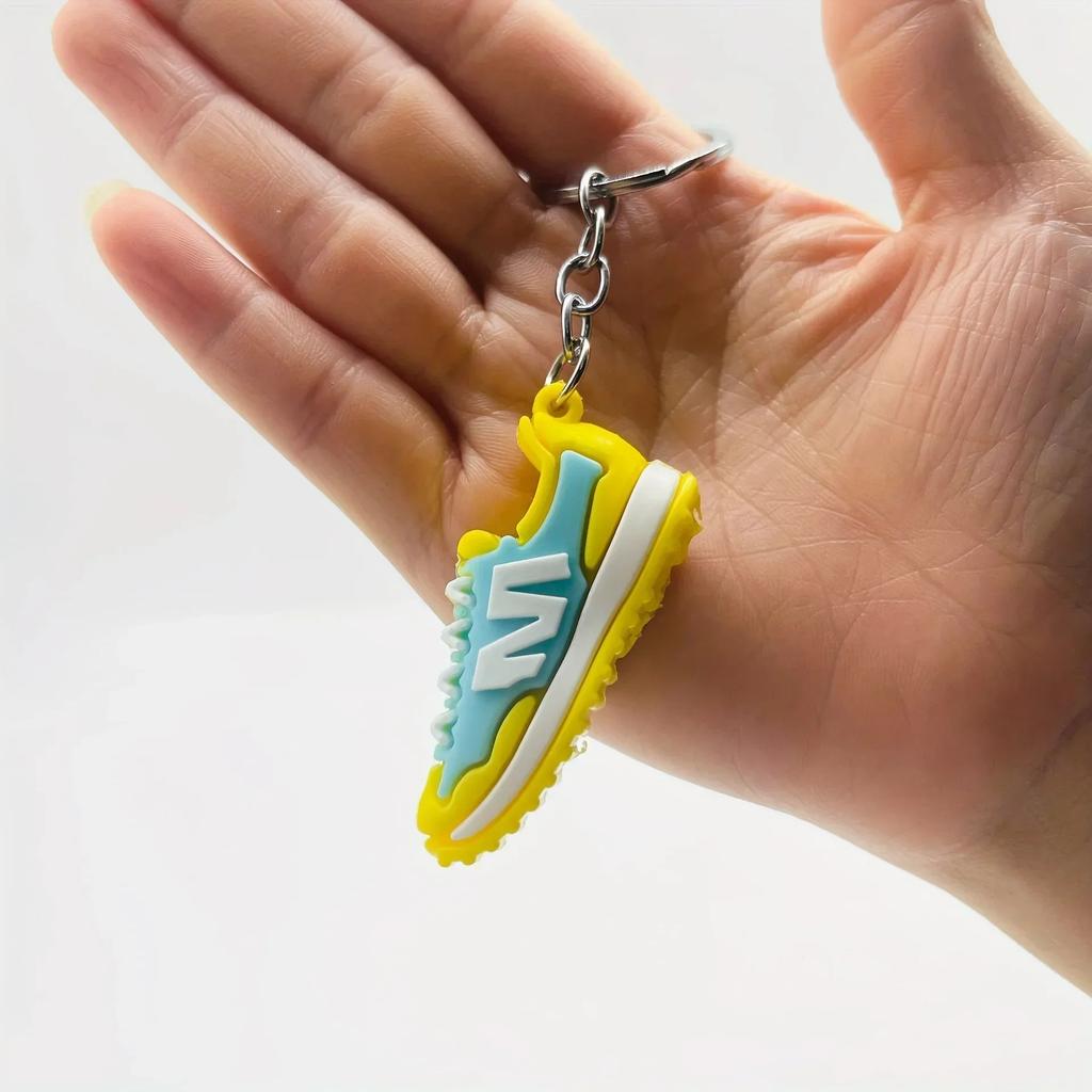 1Pcs Creative Simulation Mini Sports Shoes Silicone Keychain Pendants For Car Key Bag Phone Case Ornament Men Women Keyring Gift
