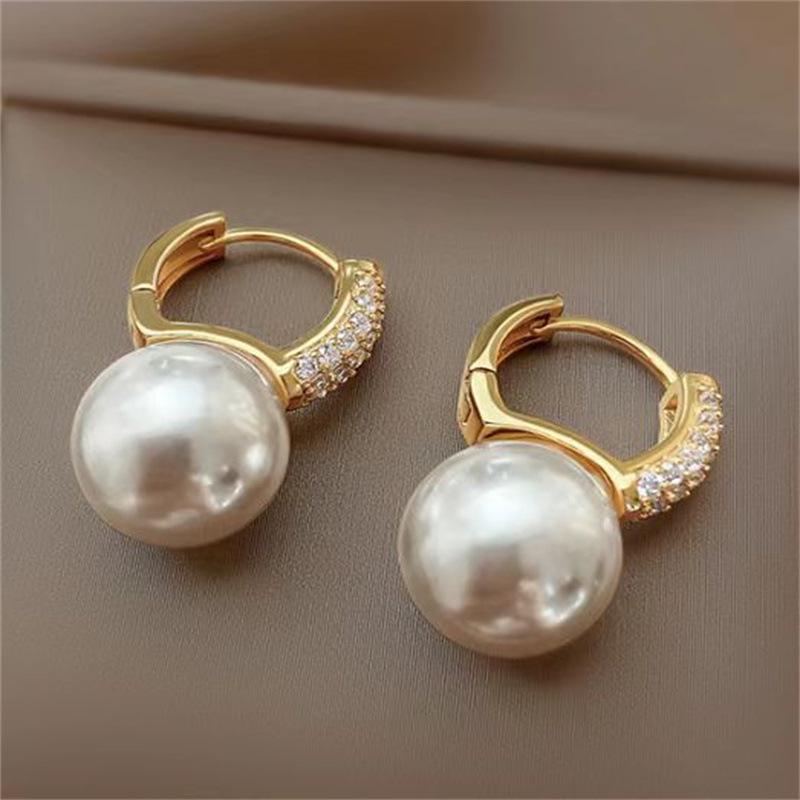 Rhinestone Pearl Ear Cuff: Chic Korean Design Earrings for Women