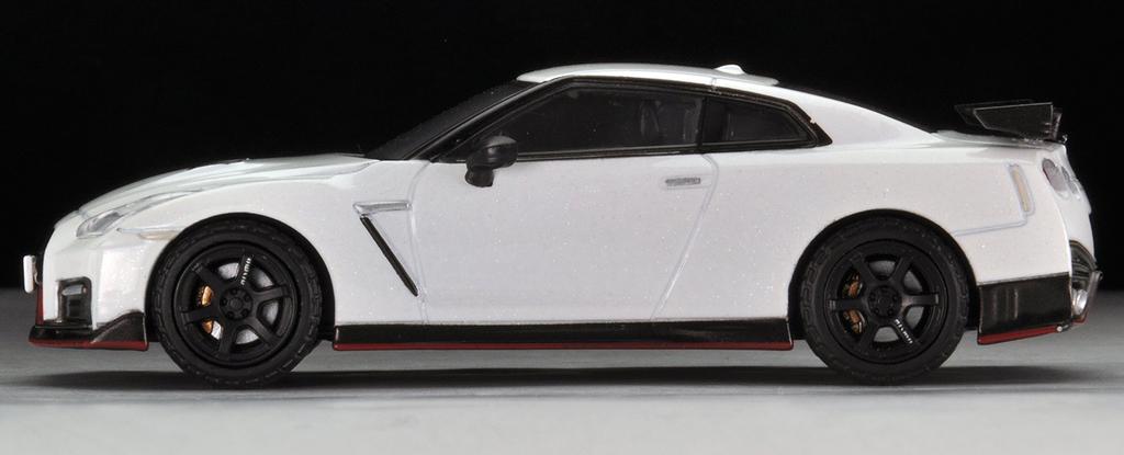 Tomica Limited Vintage Neo 164 Scale LV-N153a Nissan GT-R Nismo 2017 Model (White, Finished Product)