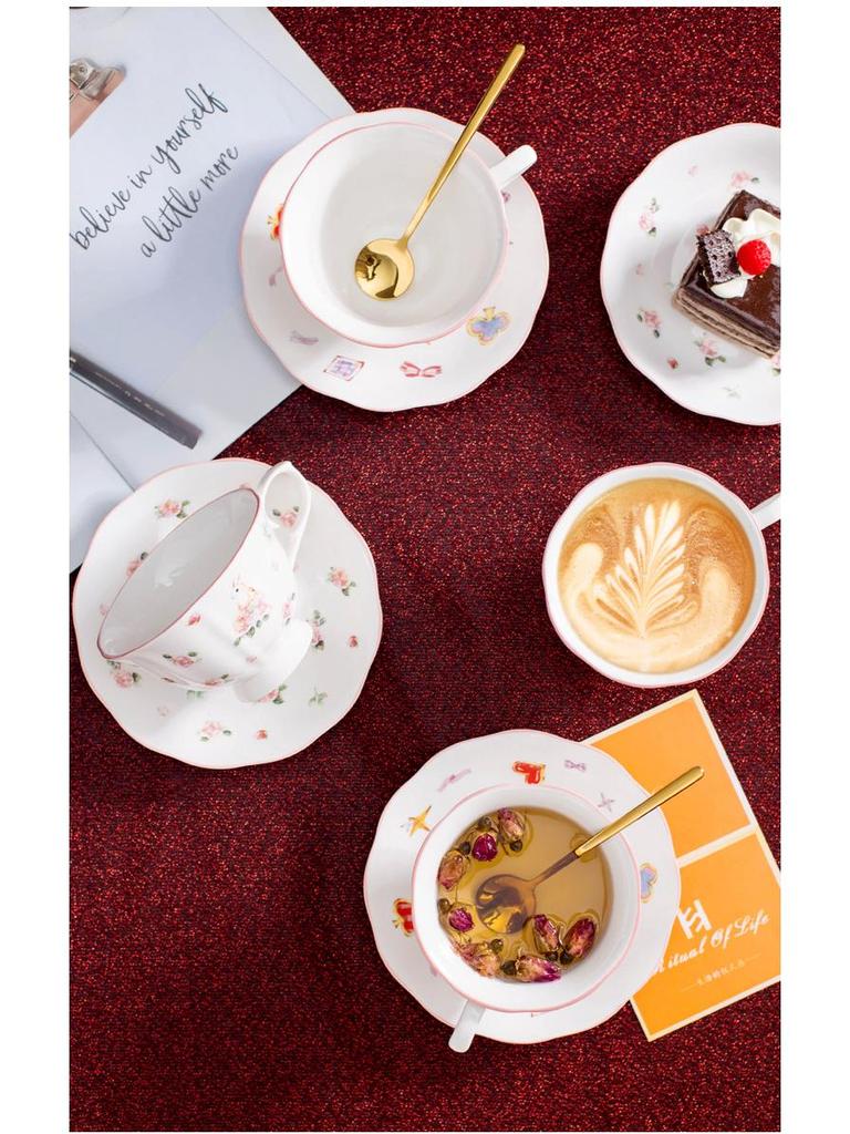 Cana de cafea Alice: Cadou pentru Femei pentru Anul Nou, Ziua de Naștere, Nuntă, Petrecere de Casă Nouă sau Ceai de După-amiază