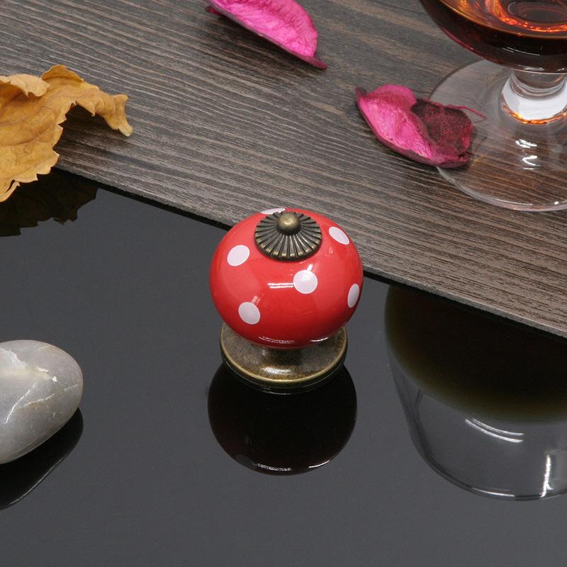 

Retro Wardrobe Round Single Hole European Cabinet Furniture Cartoon Zinc Alloy Pumpkin Ceramic Handle Ladybug Drawer Handle червоний