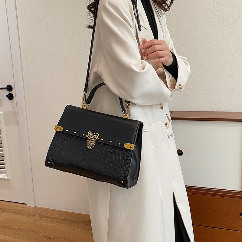 Crocodile transport bags for women large capacity shoulder bags rivets large casual crossbody bag