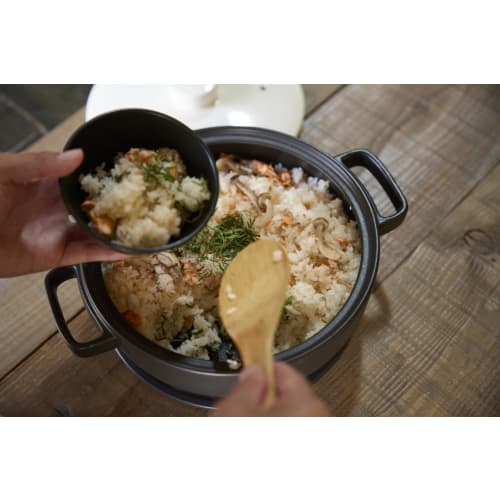 TAMAKI Lightweight Black Matte Large Rice Bowl, 12.3cm Diameter x 6.6cm Height, Porcelain, Dishwasher and Microwave Safe, Made in Japan, T-877319