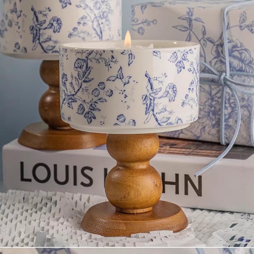 Camellia Aromatherapy Candle Gift Box Birthday Gift for Girls Niche Bedroom Home Long-lasting Blue and White Porcelain Packaging