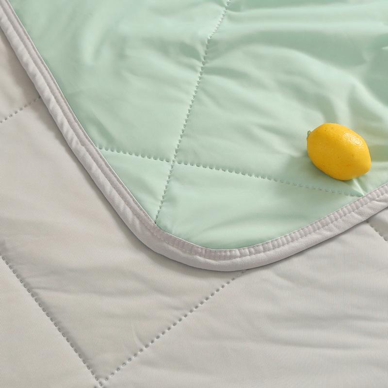 Antibakterielle, leichte, hautfarbene Steppdecke der Klasse A, sommerkühle Steppdecke für Klimaanlagen, sofort kühle, seidig waschbare Melonen-Steppdecke