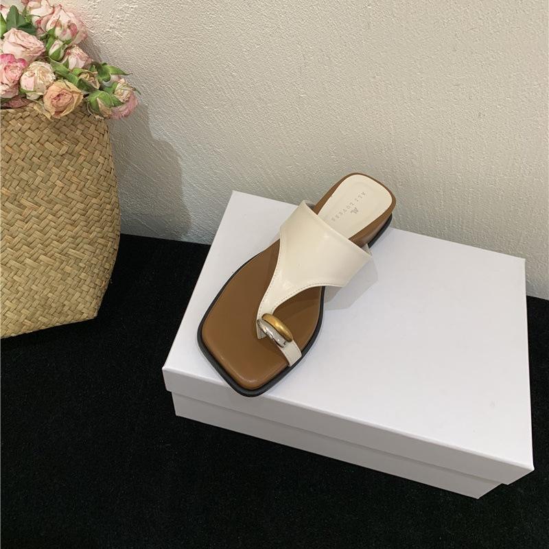 Wedge Heel Metal Set Toe Slippers Women's Summer Wear 2025 New Vacation Beach Shoes Korean Version Popular Leopard Print Cool Slippers