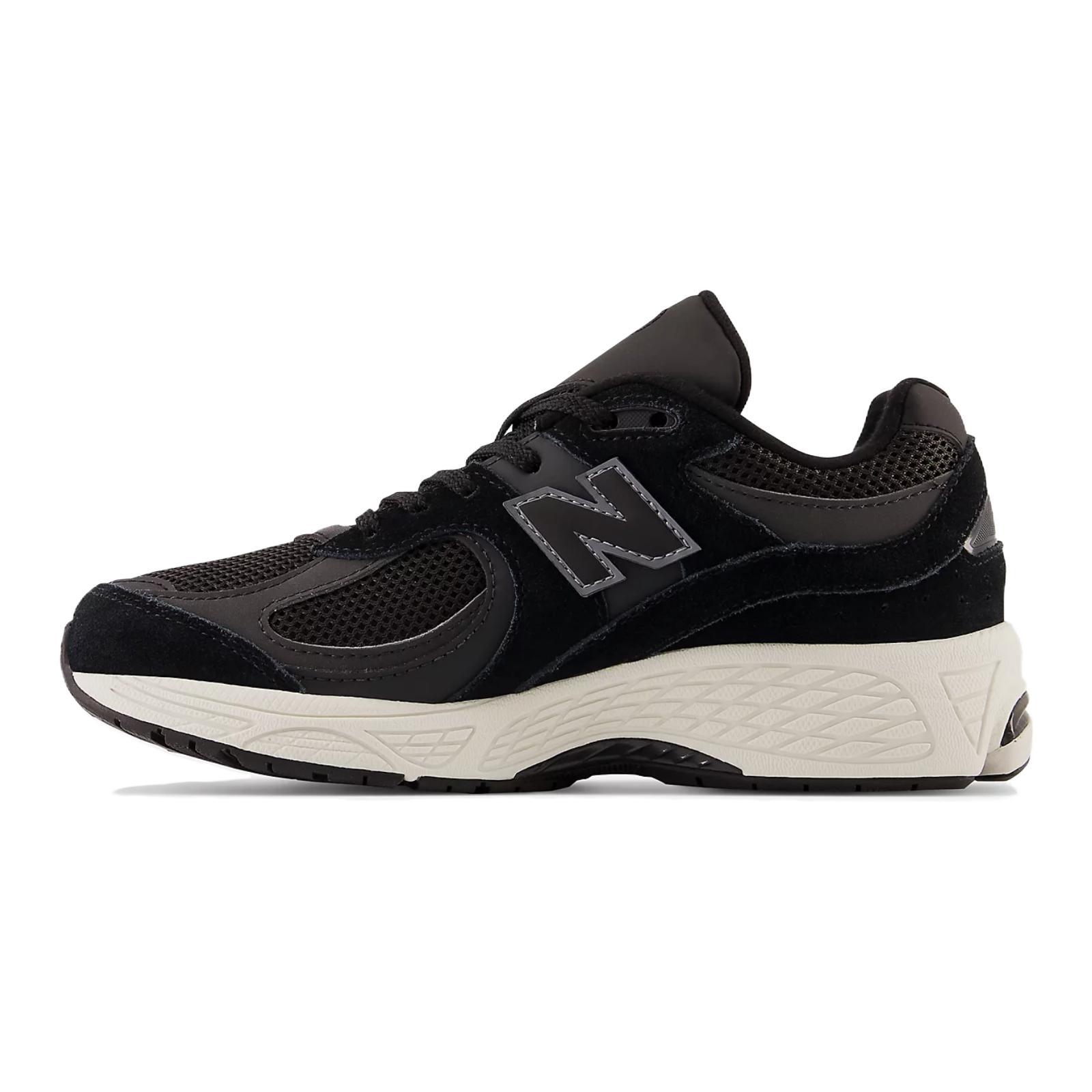 

New Balance 2002R Black GS GC2002BK 38 Wide (W)