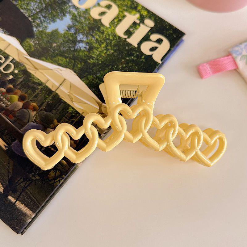 New Colorful Dopamine Love Heart Hair Claw Clip Creamy Color Shark Clip Heart Ponytail Hairpin Sweet Headwear Hair Accessories