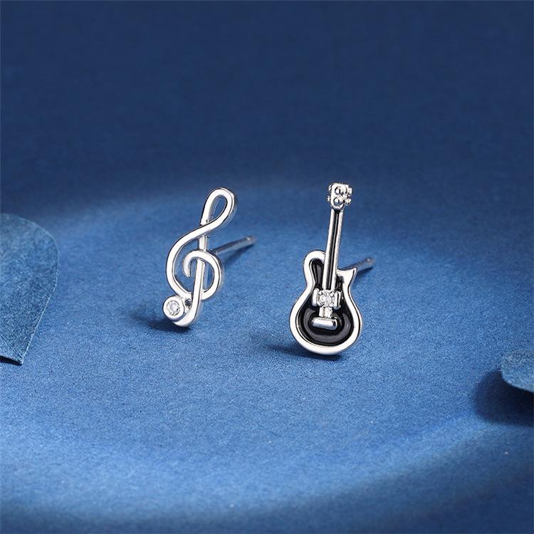 Fashion Cute Fun Jitong 925 Sterling Silver Jewelry Asymmetric Note Diamond Set Personality Versatile Earrings E206