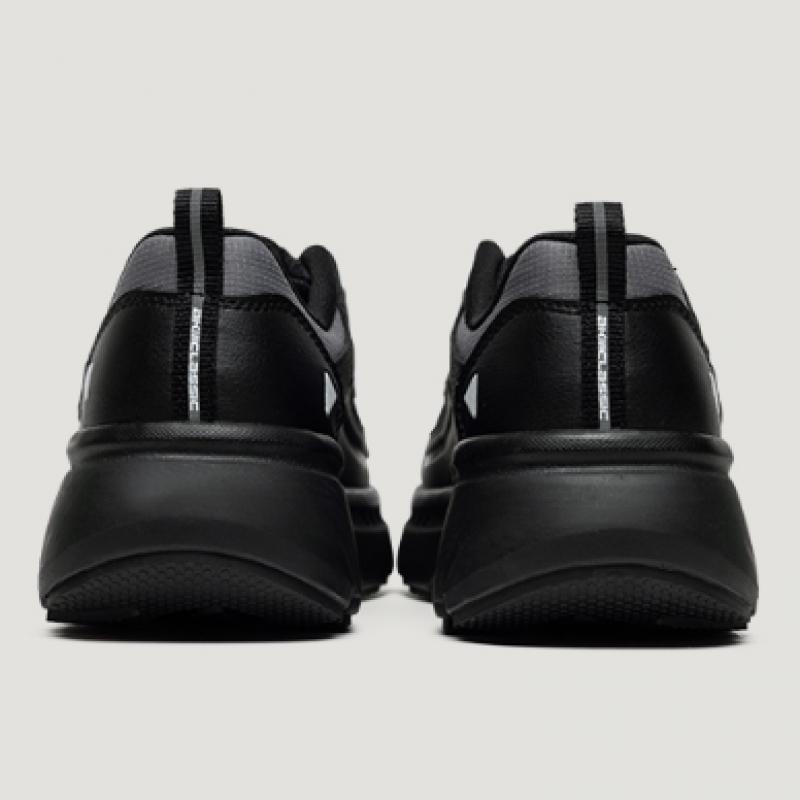 Akiii Classic Bumper Trainer Black Gray