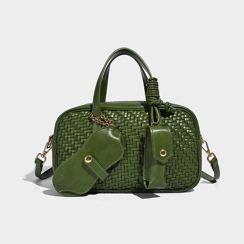 2025 Fall/Winter New Fashionable Women's Handbag, Niche Large-Capacity Boston Pillow Bag, High-End Woven Bag