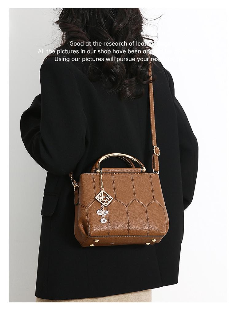 2025 Fashionable Large-Capacity Handbag for Women: Versatile Tote for Moms, Shoulder & Crossbody Use