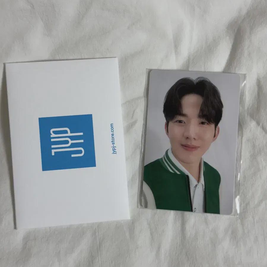 

Йен-фотокарточка из Осакского залива, сделанная Day6