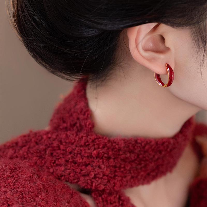 Zhou Yutong Red Drip Glaze Earrings - Niche Design, Luxury Ear Buckle Rings for Women, Autumn/Winter Collection