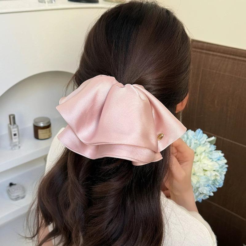

The Solid-color Satin Bow Hair Clip At The Back of The Head Is Super Ethereal Light Luxury Fashionable and StylishThe Ponytail Clip Is Sweet and Cute