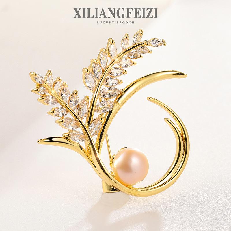 Elegant Copper Inlaid Zirconia Leaf Brooch with Freshwater Pearl