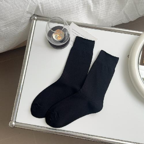 Simple Colored Women Socks Casual Breathable Ladies Korean Socks Plain Soft Daily Female Crew Socks Trendy Solid Color 2026 New