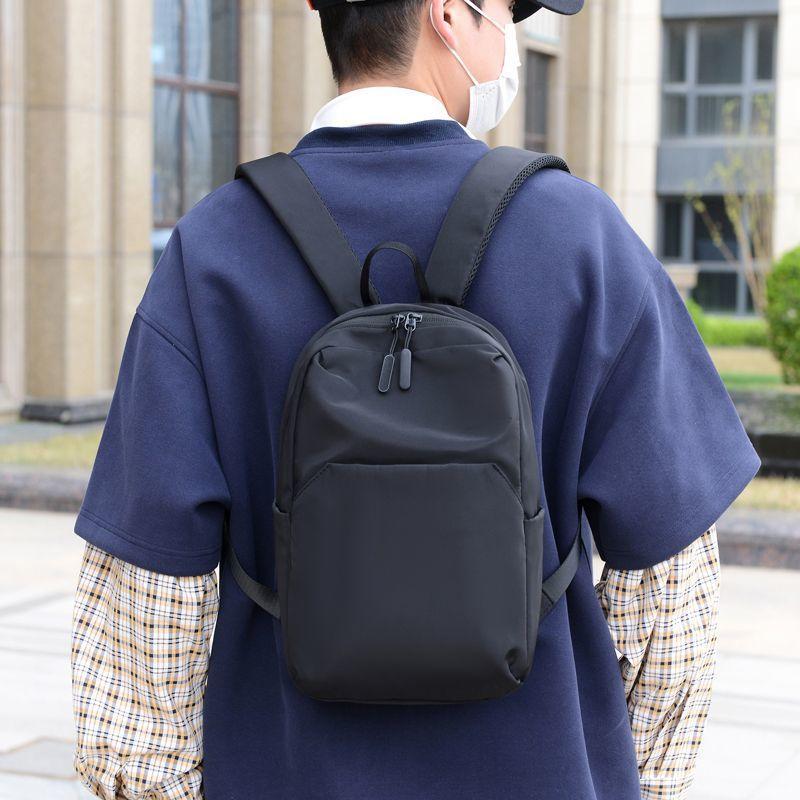 2024 новый маленький мини-ранец повседневный однотонный уличный легкий маленький рюкзак простой трендовый рюкзак