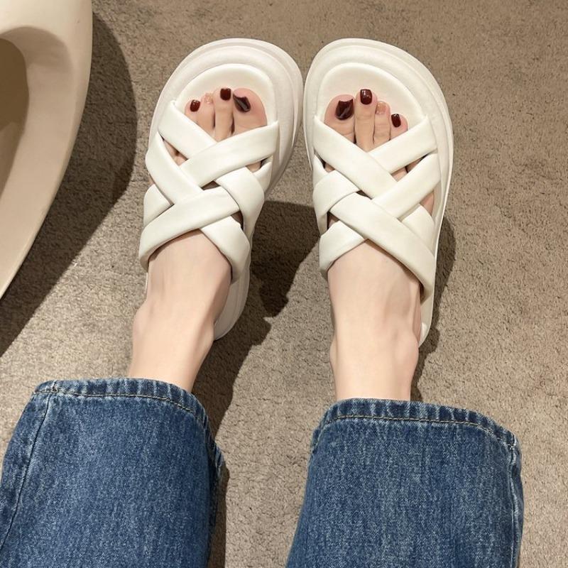 New cool slippers women's woven open-toed sandals women's solid color muffin bottom sandals round head beach women's shoes