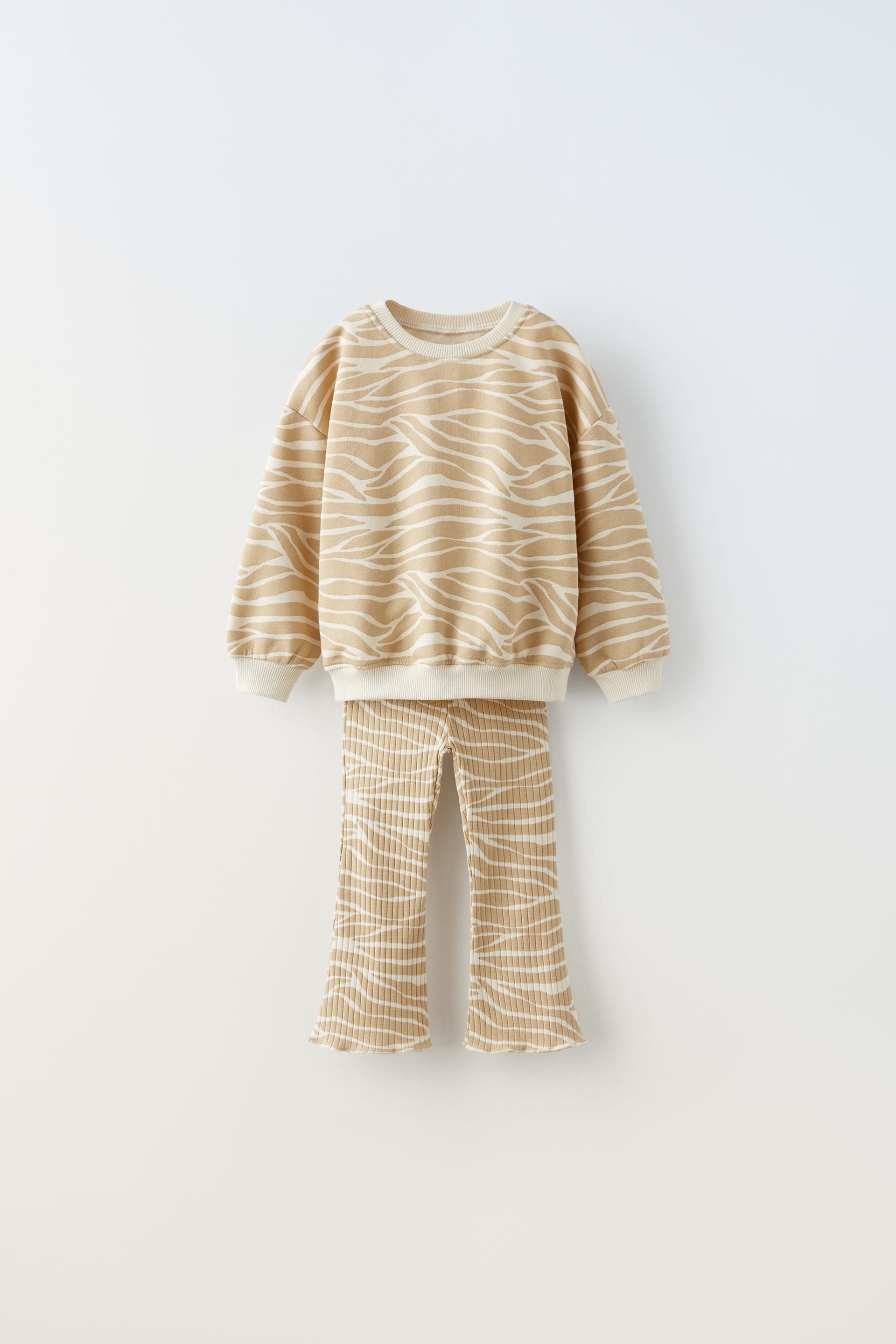 

SWEATSHIRT AND LEGGINGS SET