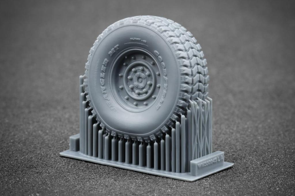HMMWV MT Wheel Set Plastic Model Parts SCXWM35004S Scale-X 1/35 Weight-Deformed Set, 12-Bolt Type, 5-Piece (for ICM/Academy Models) (Military Vehicle)
